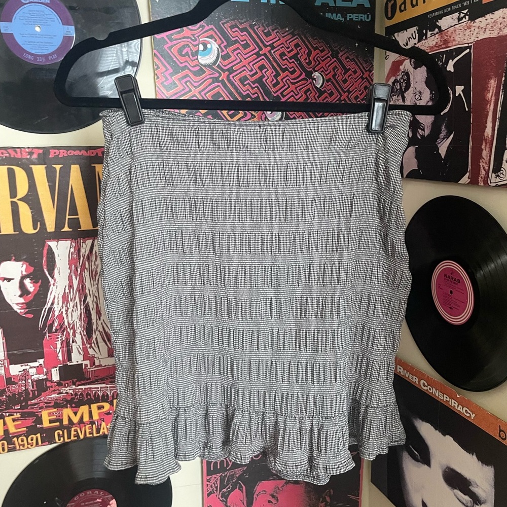 SO medium grey ruffled miniskirt with side zipper